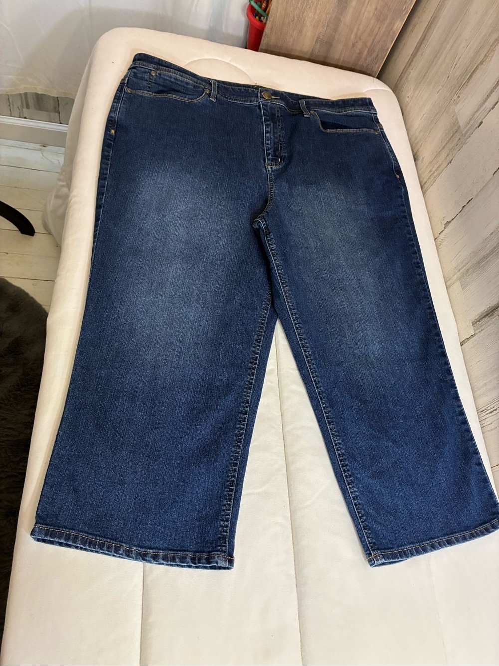 Christopher & Banks women’s Sz 16 denim Capri pants
